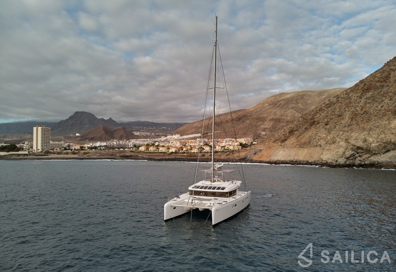 Lagoon 52F - Yacht Charter Sailica