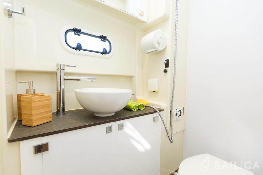 Bali 4.3 - Yacht Charter Sailica