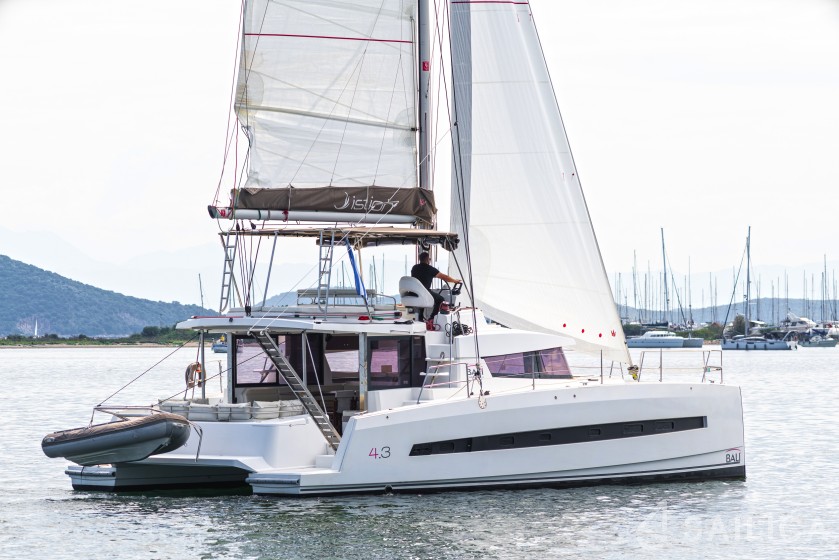 Bali 4.3 - Yacht Charter Sailica