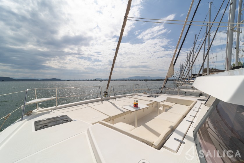 Bali 4.3 - Yacht Charter Sailica
