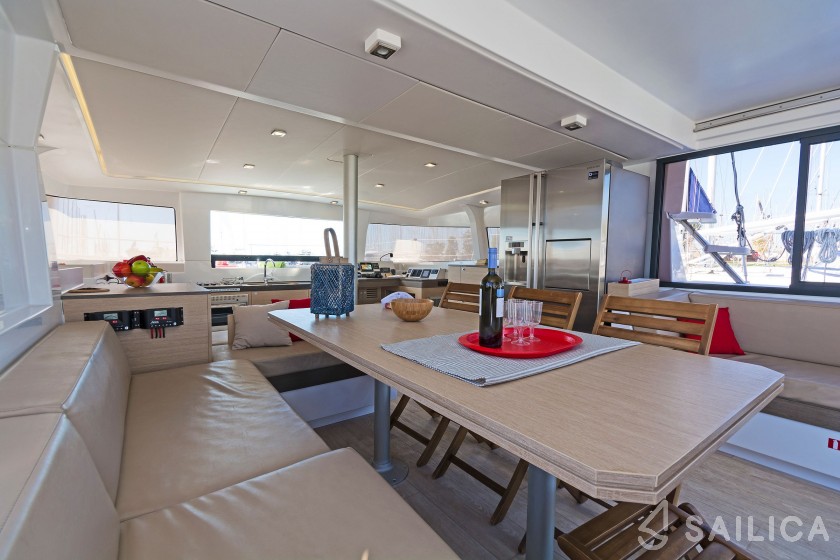 Bali 4.3 - Yacht Charter Sailica