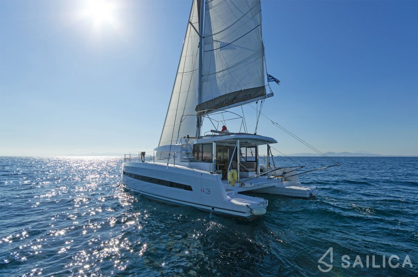 Bali 4.3 - Yacht Charter Sailica