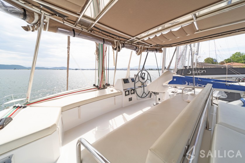 Bali 4.3 - Yacht Charter Sailica