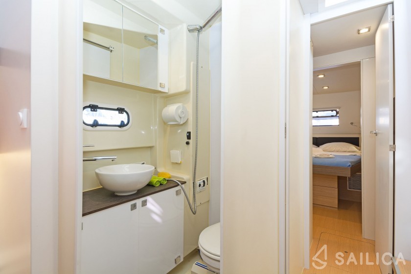 Bali 4.3 - Yacht Charter Sailica
