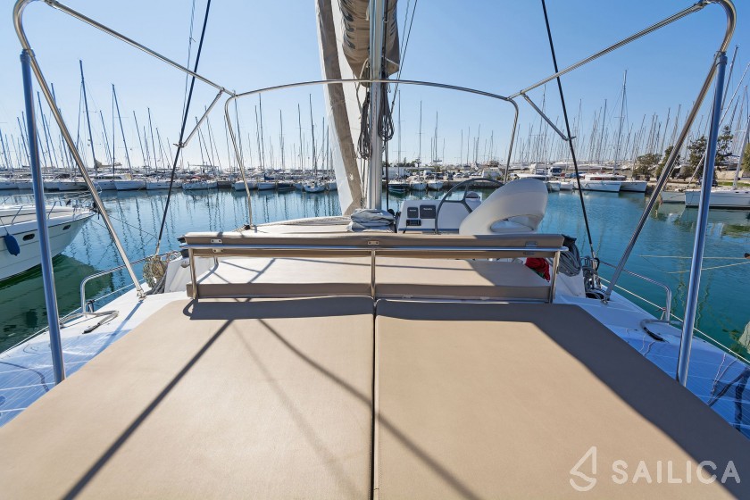 Bali 4.3 - Yacht Charter Sailica