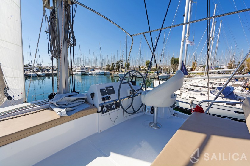 Bali 4.3 - Yacht Charter Sailica