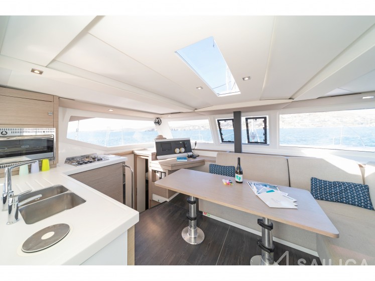 Lucia 40 - Yacht Charter Sailica