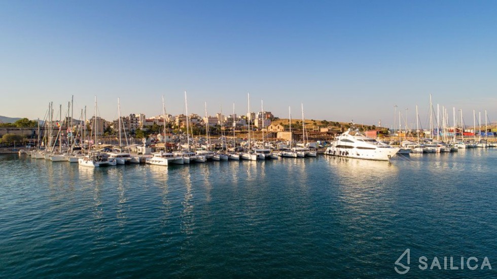 Oceanis 51.1 - Yacht Charter Sailica