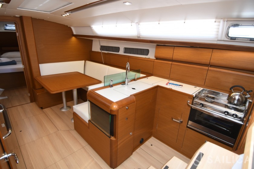 Sun Odyssey 419 - Yacht Charter Sailica