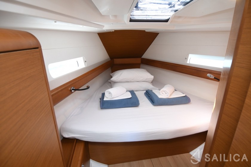 Sun Odyssey 419 - Yacht Charter Sailica