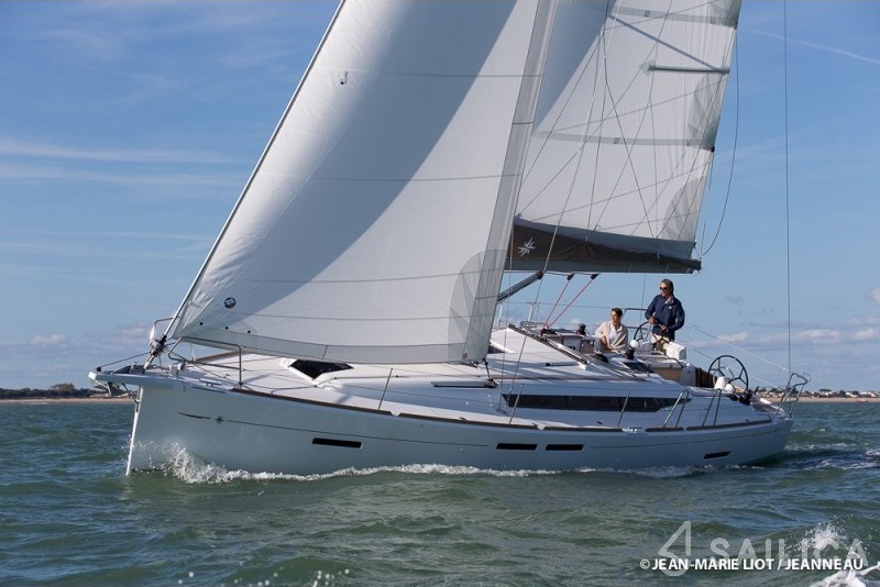 Sun Odyssey 419 - Yacht Charter Sailica