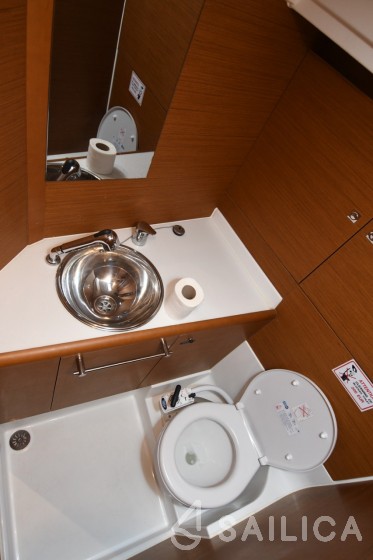 Sun Odyssey 419 - Yacht Charter Sailica