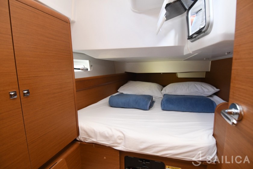 Sun Odyssey 419 - Yacht Charter Sailica