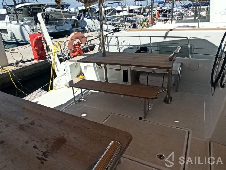 Sun Loft 47 - Yacht Charter Sailica