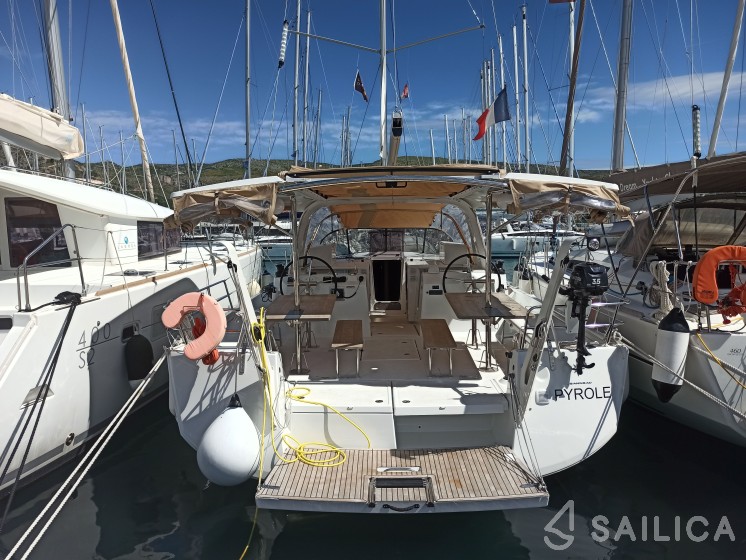 Sun Loft 47 - Yacht Charter Sailica