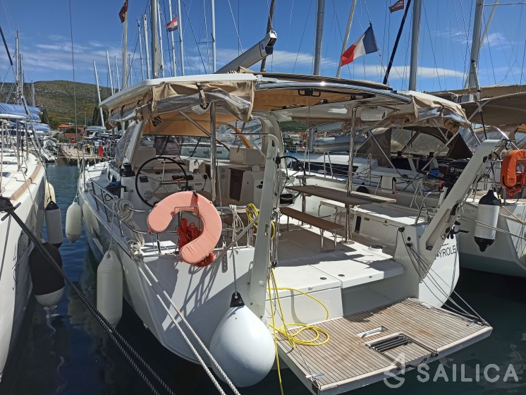 Sun Loft 47 - Yacht Charter Sailica
