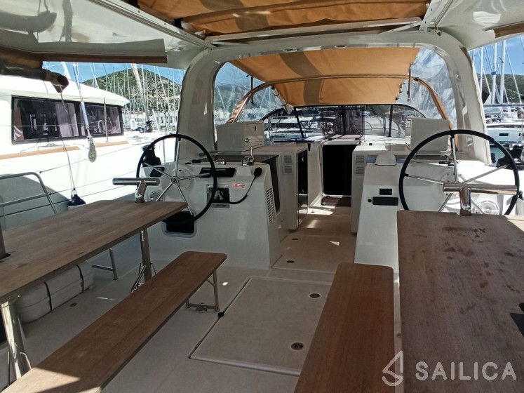 Sun Loft 47 - Yacht Charter Sailica
