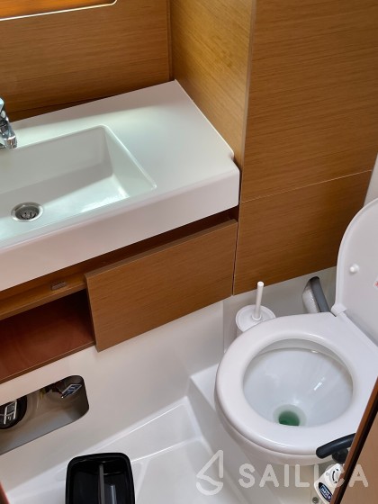 Sun Loft 47 - Yacht Charter Sailica