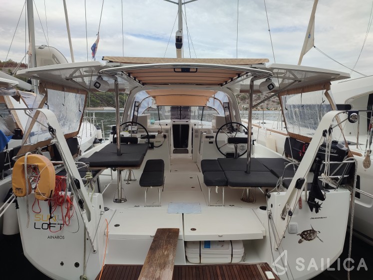 Sun Loft 47 - Yacht Charter Sailica