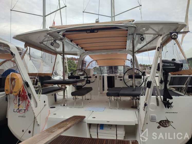 Sun Loft 47 - Yacht Charter Sailica