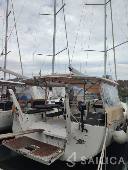 Sun Loft 47 - Yacht Charter Sailica