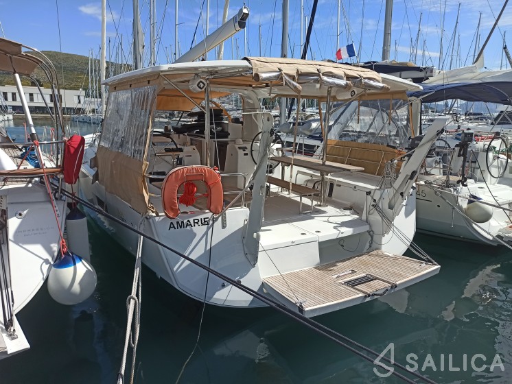 Sun Loft 47 - Yacht Charter Sailica