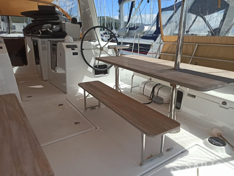 Sun Loft 47 - Yacht Charter Sailica