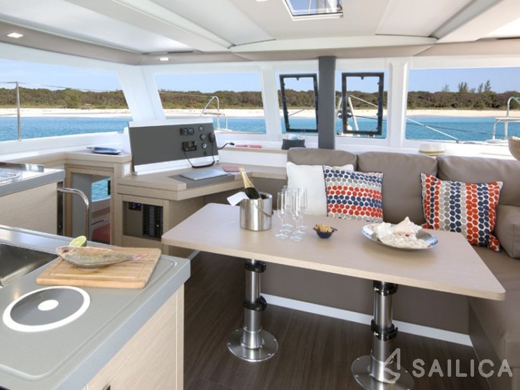 Lucia 40 - Yacht Charter Sailica