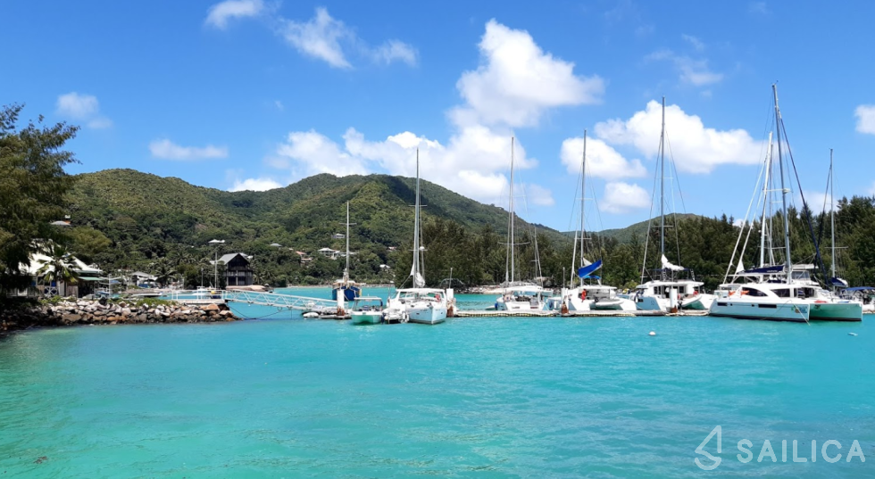 Lucia 40 - Yacht Charter Sailica