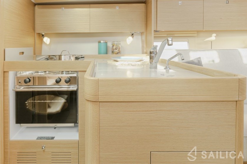 Dufour 360 GL - Yacht Charter Sailica