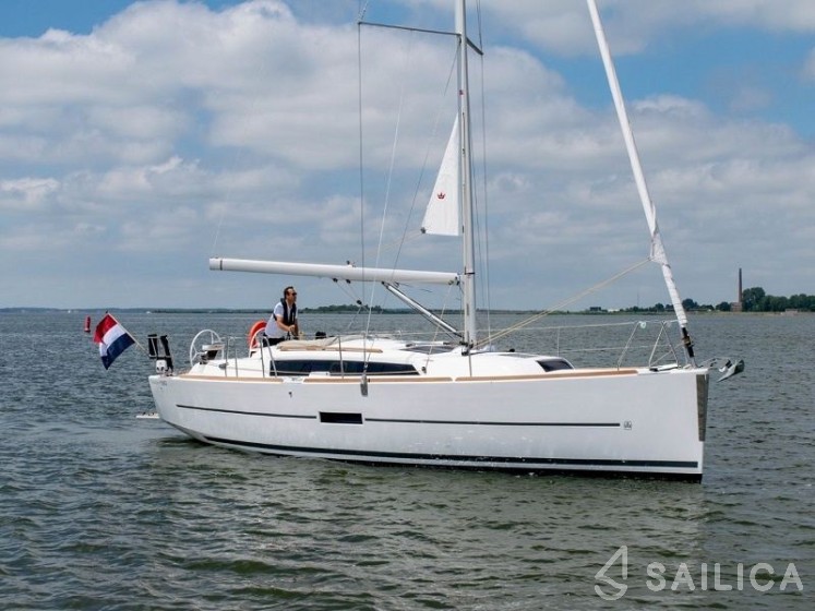 Dufour 360 GL - Yacht Charter Sailica