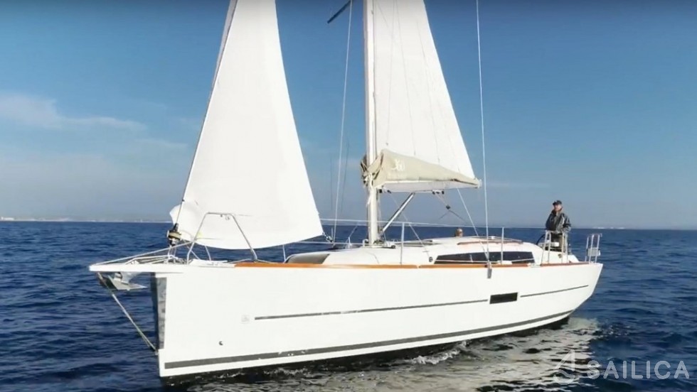 Dufour 360 GL - Yacht Charter Sailica