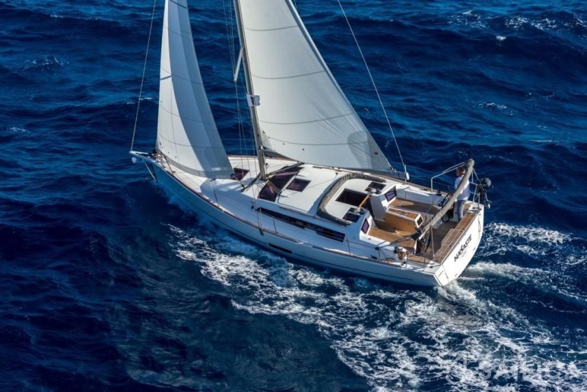 Dufour 360 GL - Yacht Charter Sailica