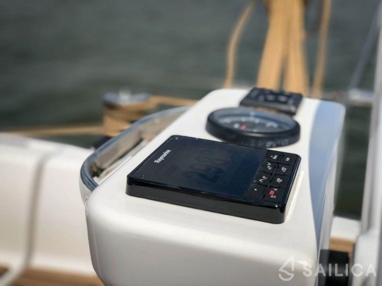 Dufour 360 GL - Yacht Charter Sailica