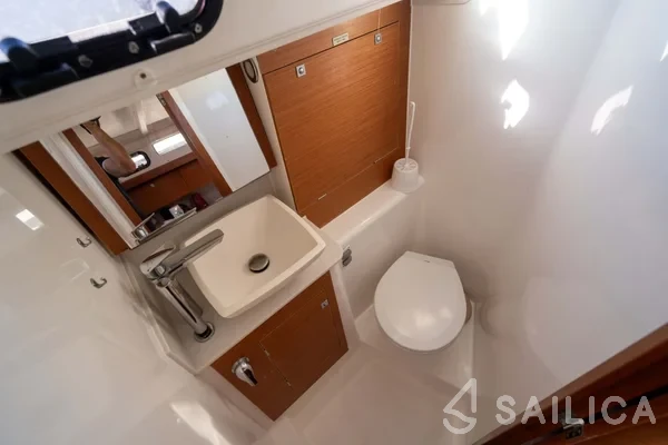 Dufour 360 GL - Yacht Charter Sailica