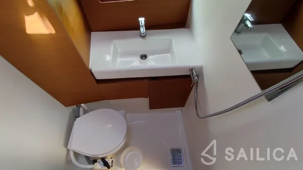 Sun Loft 47 - Yacht Charter Sailica