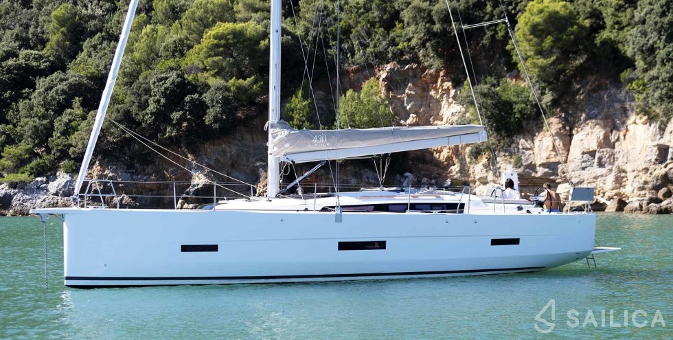 Dufour 430 Grand Large - Yacht Charter Sailica