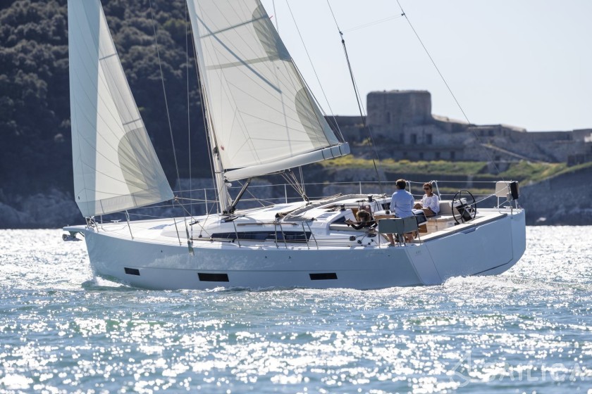 Dufour 430 Grand Large - Yacht Charter Sailica