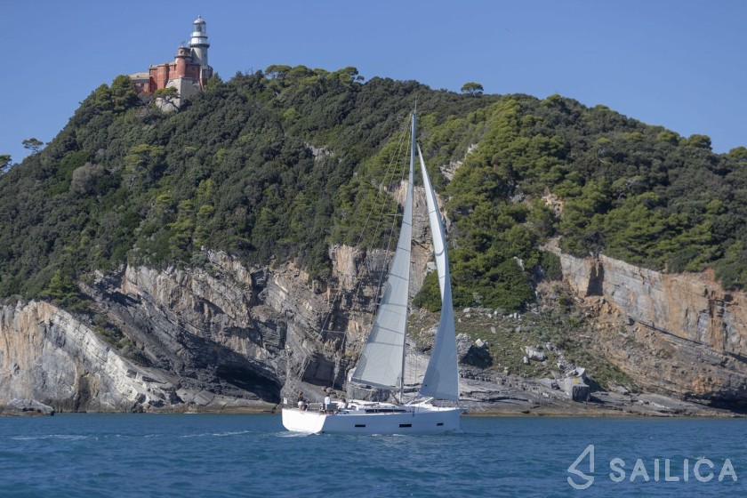 Dufour 430 Grand Large - Yacht Charter Sailica