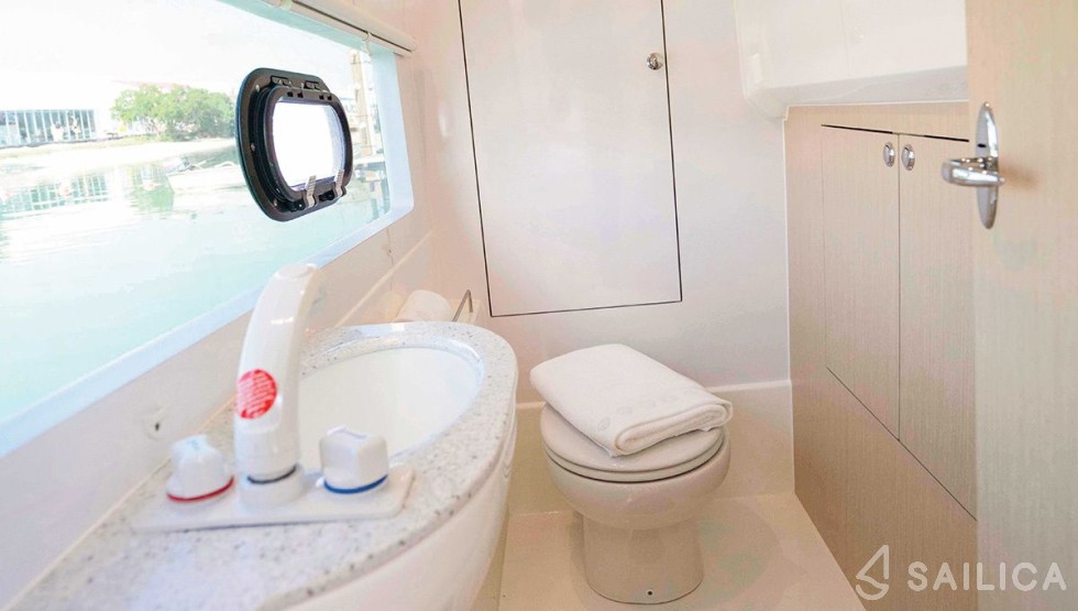 Aquila 36 - Yacht Charter Sailica