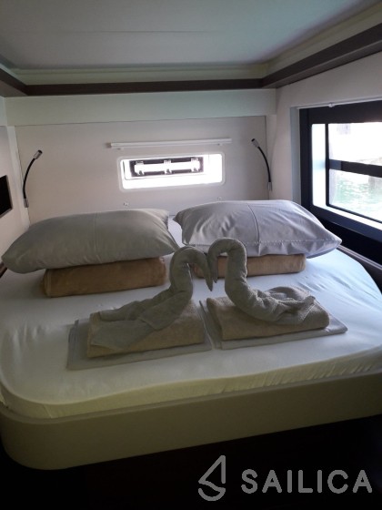 Nautitech 47 Power - Yacht Charter Sailica