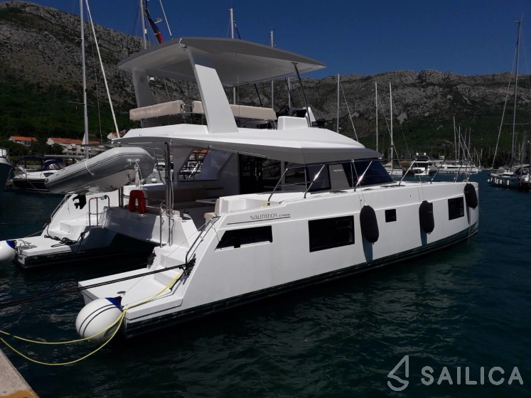 Nautitech 47 Power - Yacht Charter Sailica
