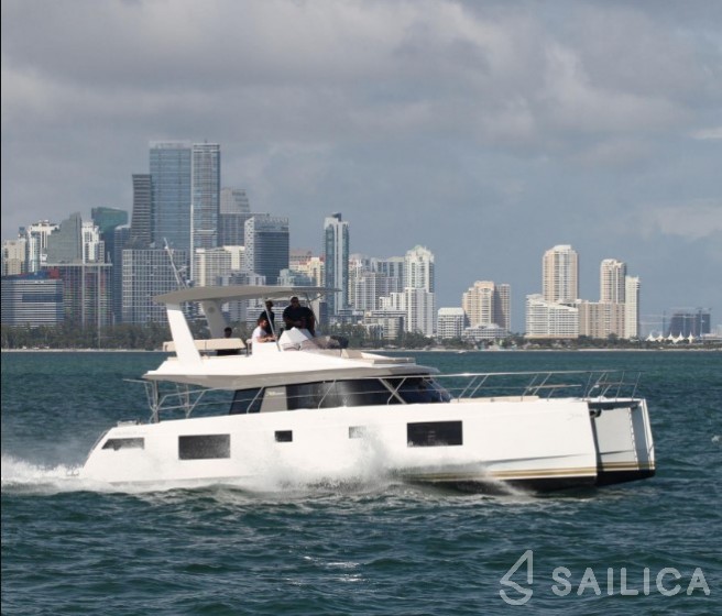 Nautitech 47 Power - Yacht Charter Sailica