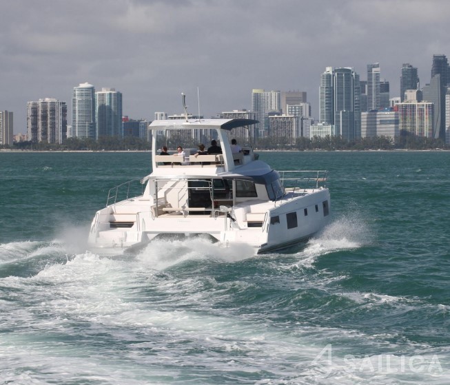 Nautitech 47 Power - Yacht Charter Sailica