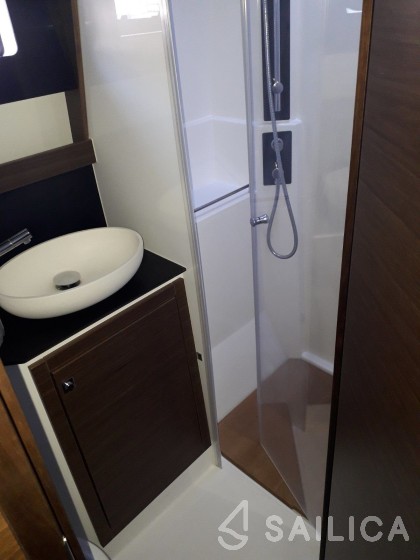 Nautitech 47 Power - Yacht Charter Sailica