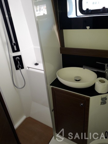 Nautitech 47 Power - Yacht Charter Sailica