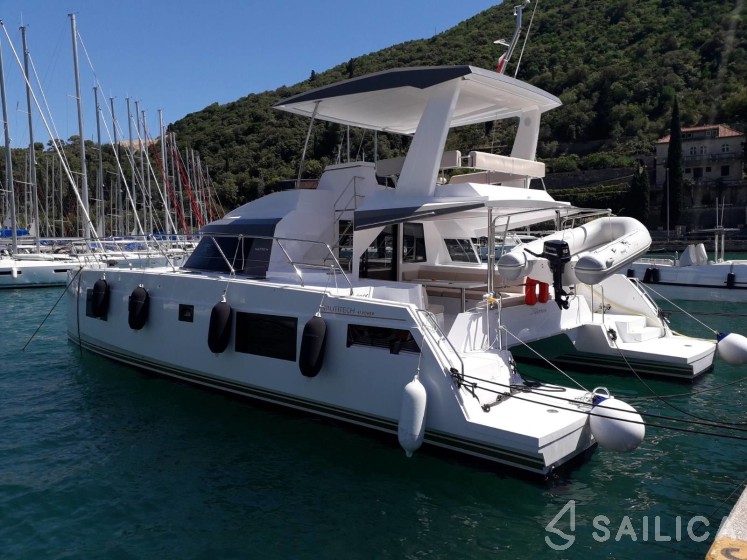 Nautitech 47 Power - Yacht Charter Sailica
