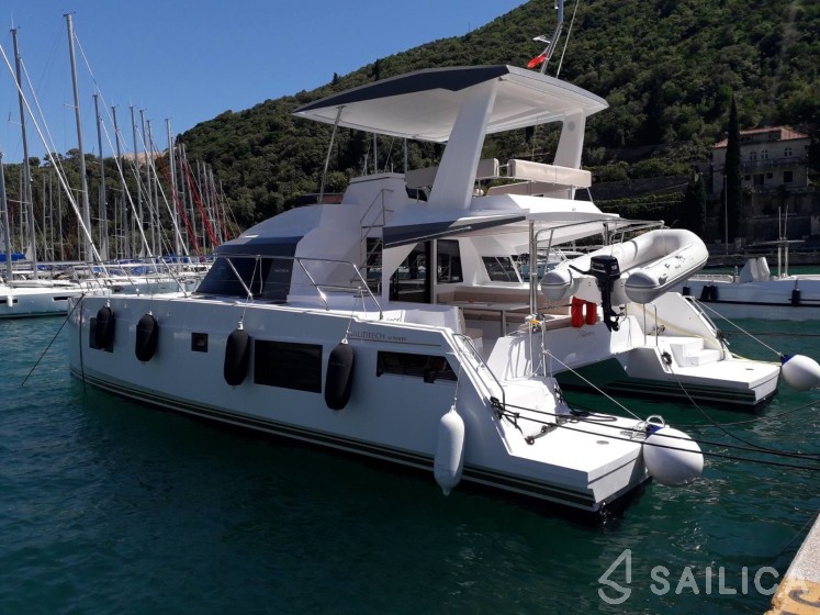 Nautitech 47 Power - Yacht Charter Sailica