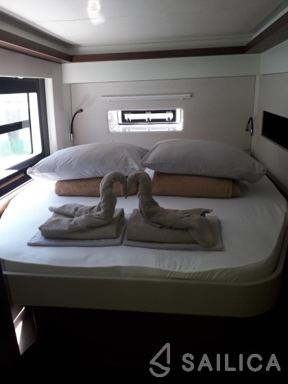 Nautitech 47 Power - Yacht Charter Sailica
