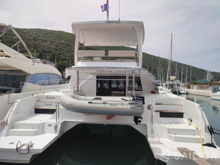Nautitech 47 Power - Yacht Charter Sailica